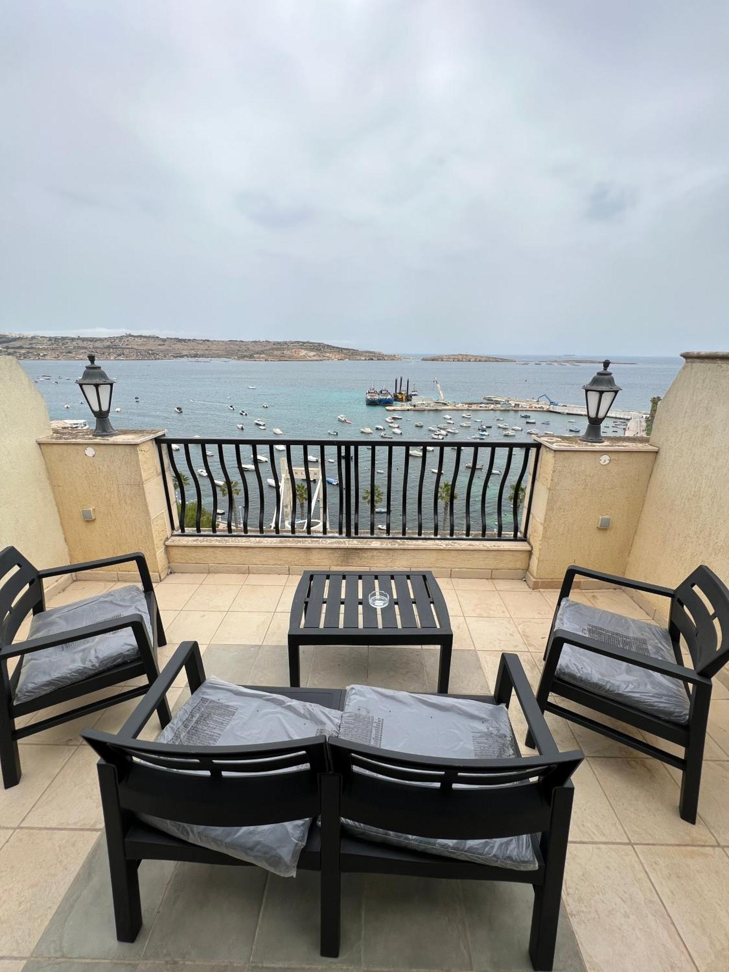 Sea View Penthouse Apartment St. Paul's Bay Exterior photo