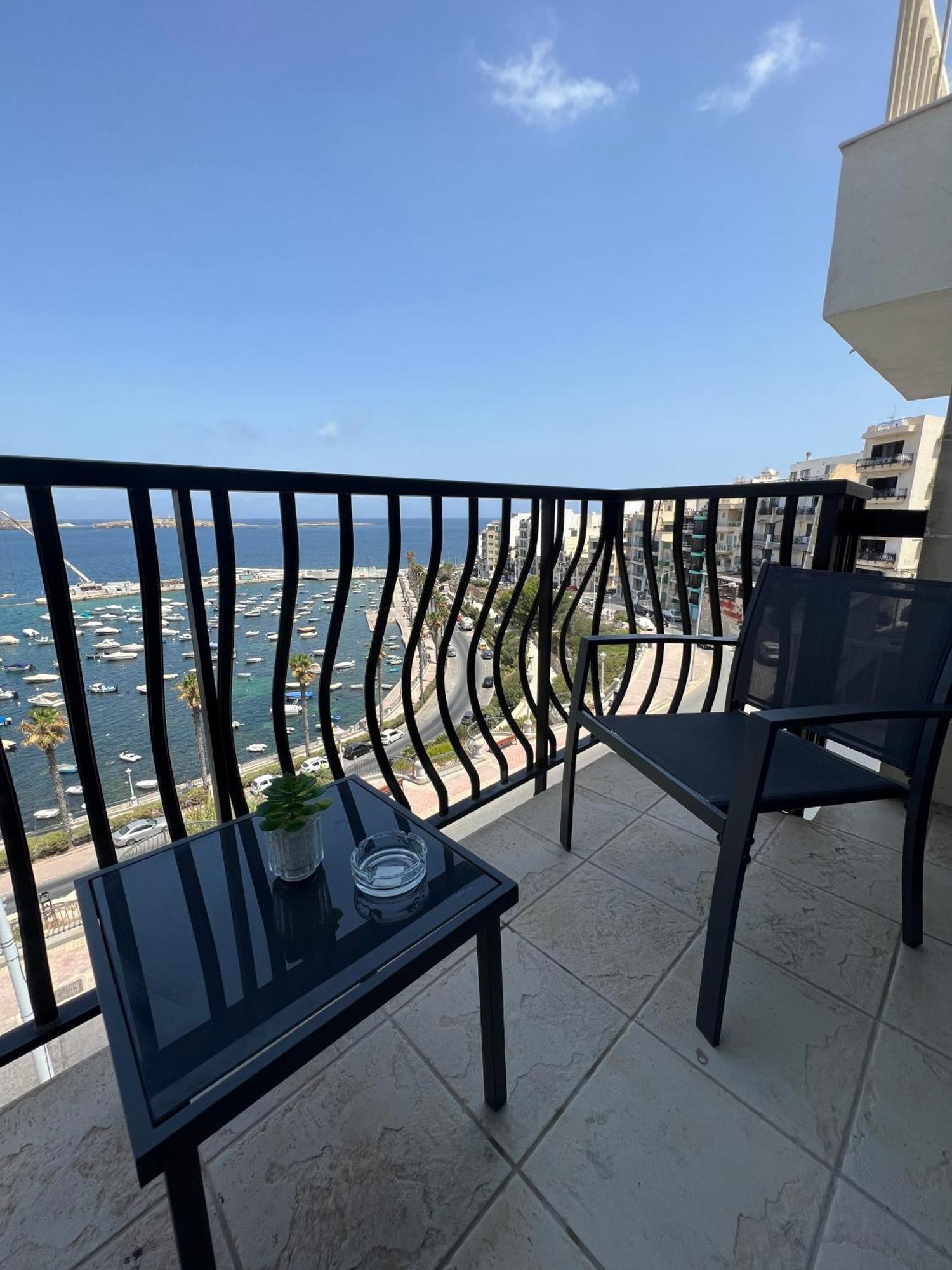Sea View Penthouse Apartment St. Paul's Bay Exterior photo